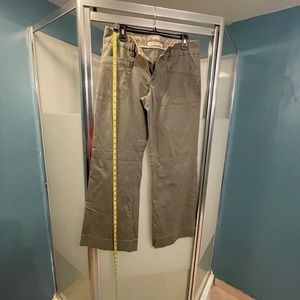 Old Navy chino trousers pre-loved
